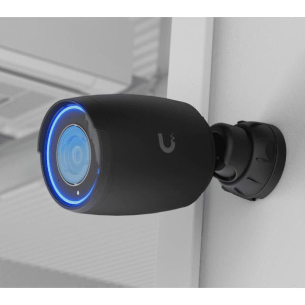 Ubiquiti - UVC-AI-Pro - UniFi Indoor/Outdoor 4K PoE camera, 3x optical zoom, 25 m (82 ft) IR night vision, Advanced AI - Detect people, read license plates, and more [UVC-AI-Pro]