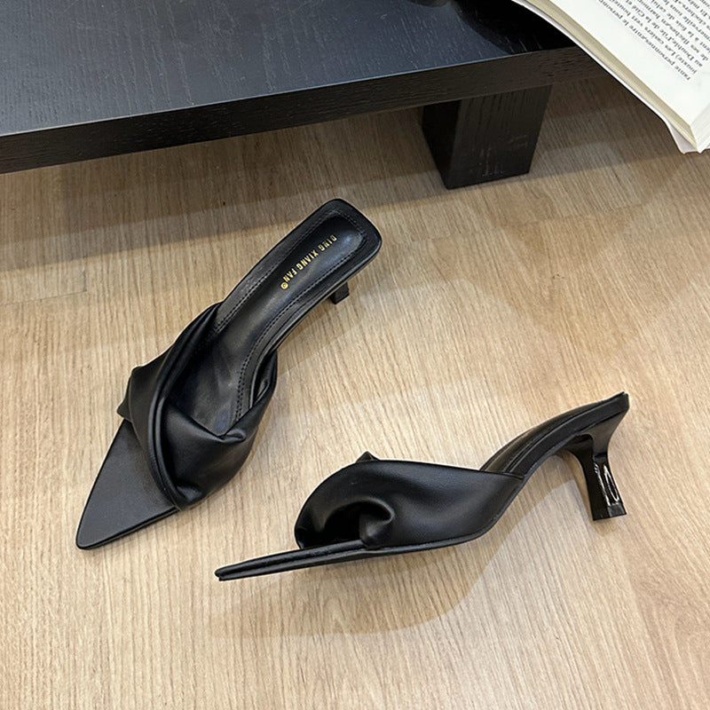 Sandali in denim con punta aperta: nuovi modelli eleganti con tacco alto da donna