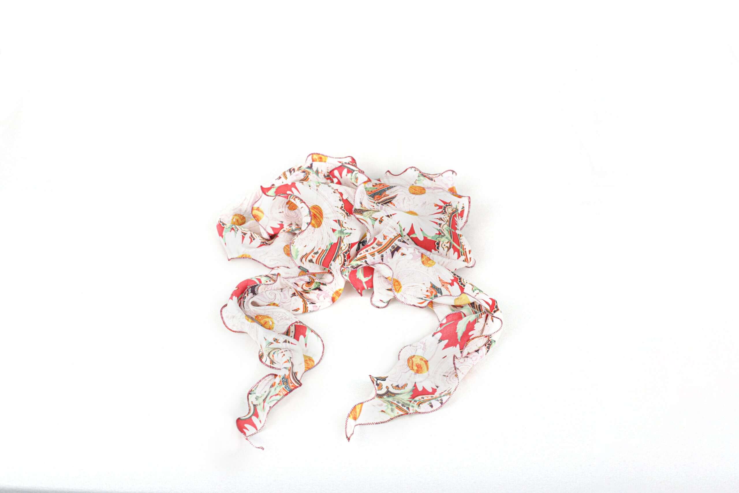 Girocollo Drappo " Frou Frou " Fiori Bianchi