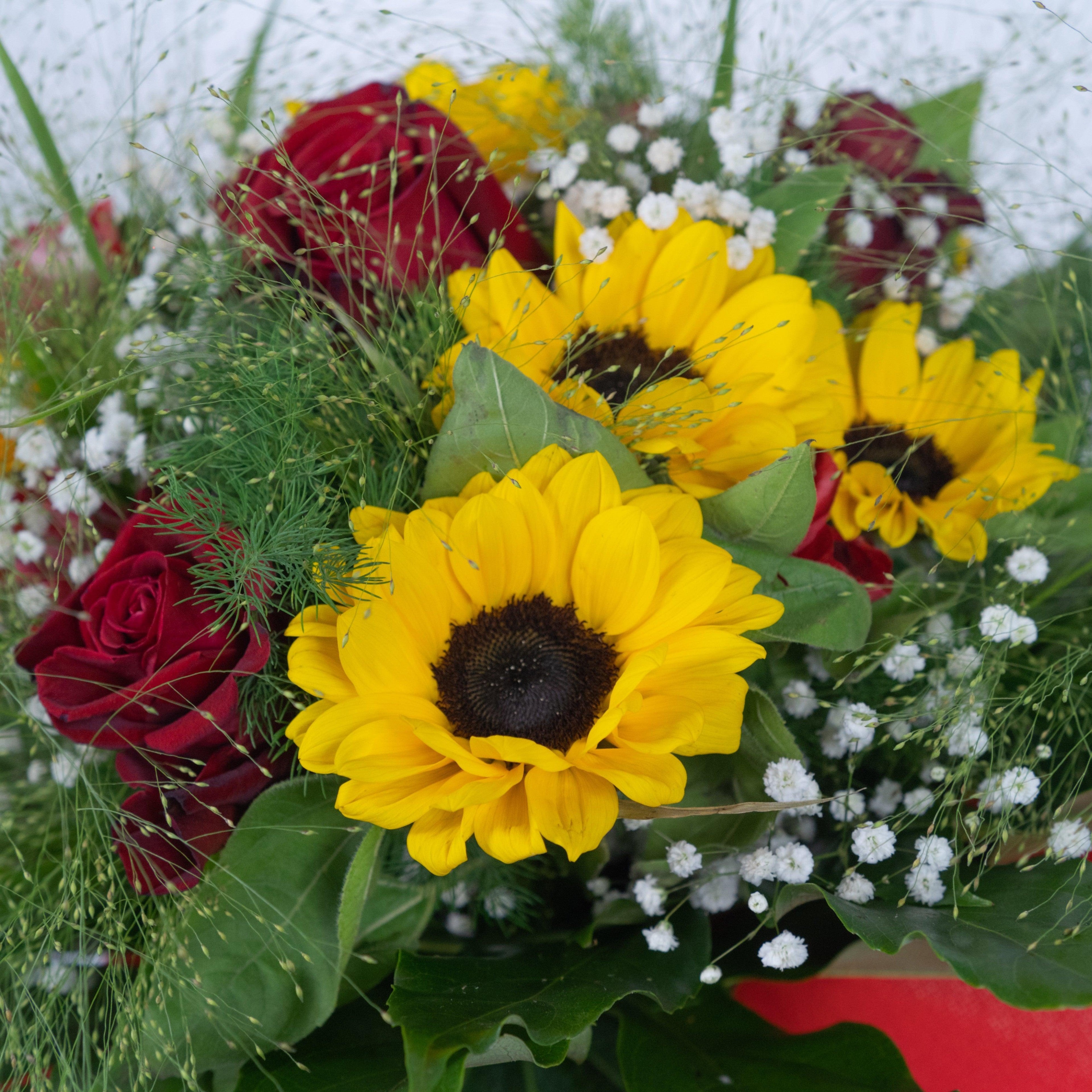 Bouquet Rose Rosse e Girasoli