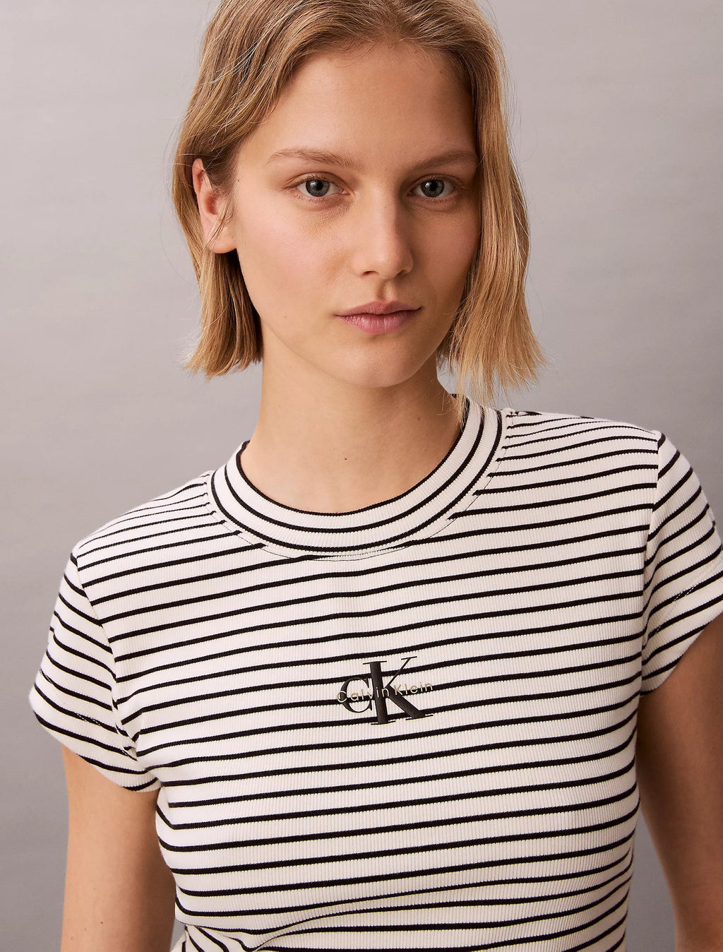 Calvin Klein T-Shirt Donna Costine Righe Slim Fit LV047F833G XDY Nero-Bianco PE26