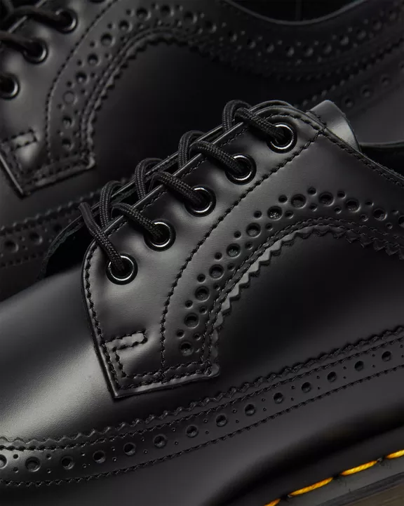Dr. Martens 3989 Brogue Nero - Scarpa Elegante Pelle Smooth Unisex