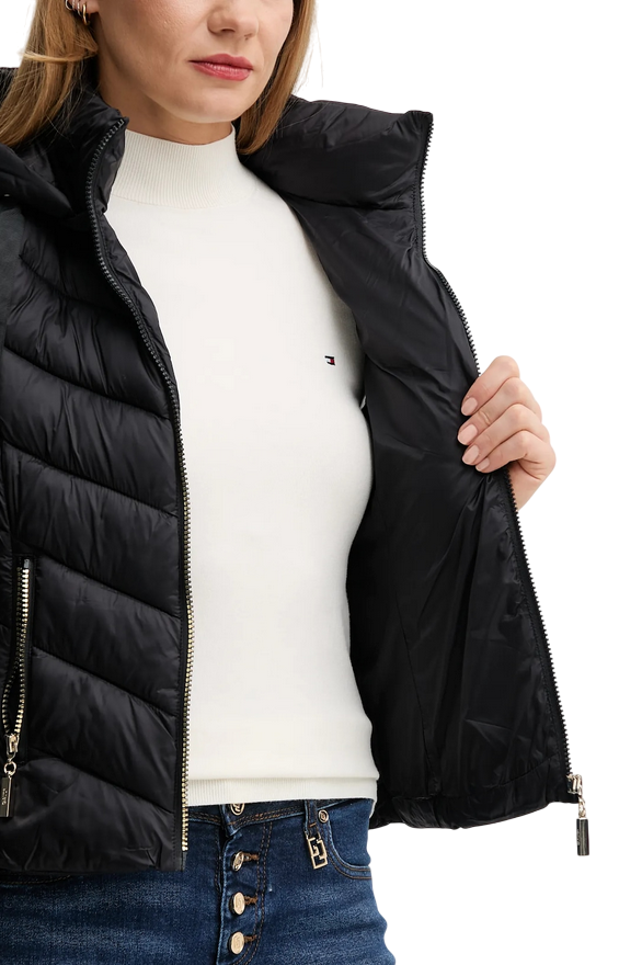 Gaudì Gilet Donna in Nylon Nero 521BD35003 | Gilet Trapuntato con Cappuccio