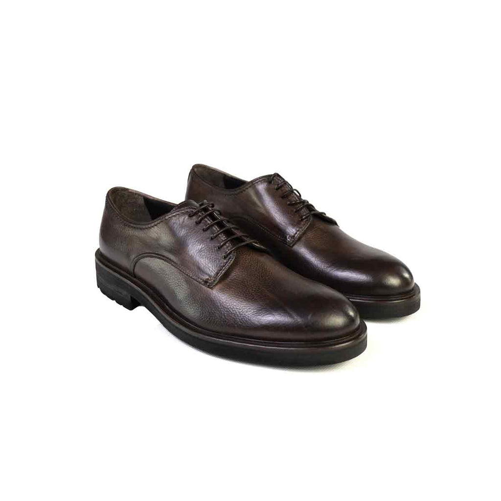 SCARPA CON LACCI GRAINED MARRONE