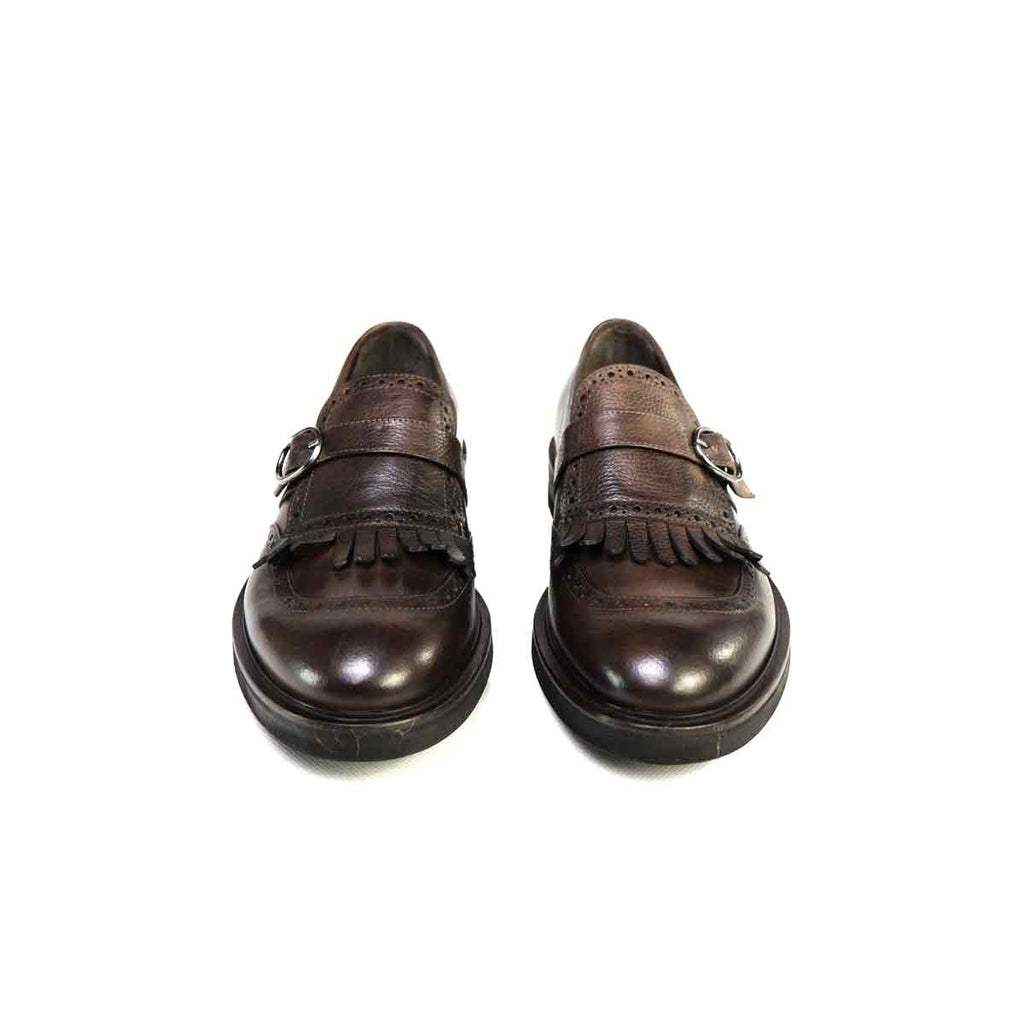 SCARPA CON FIBBIA E FRANGIA GRAINED MARRONE