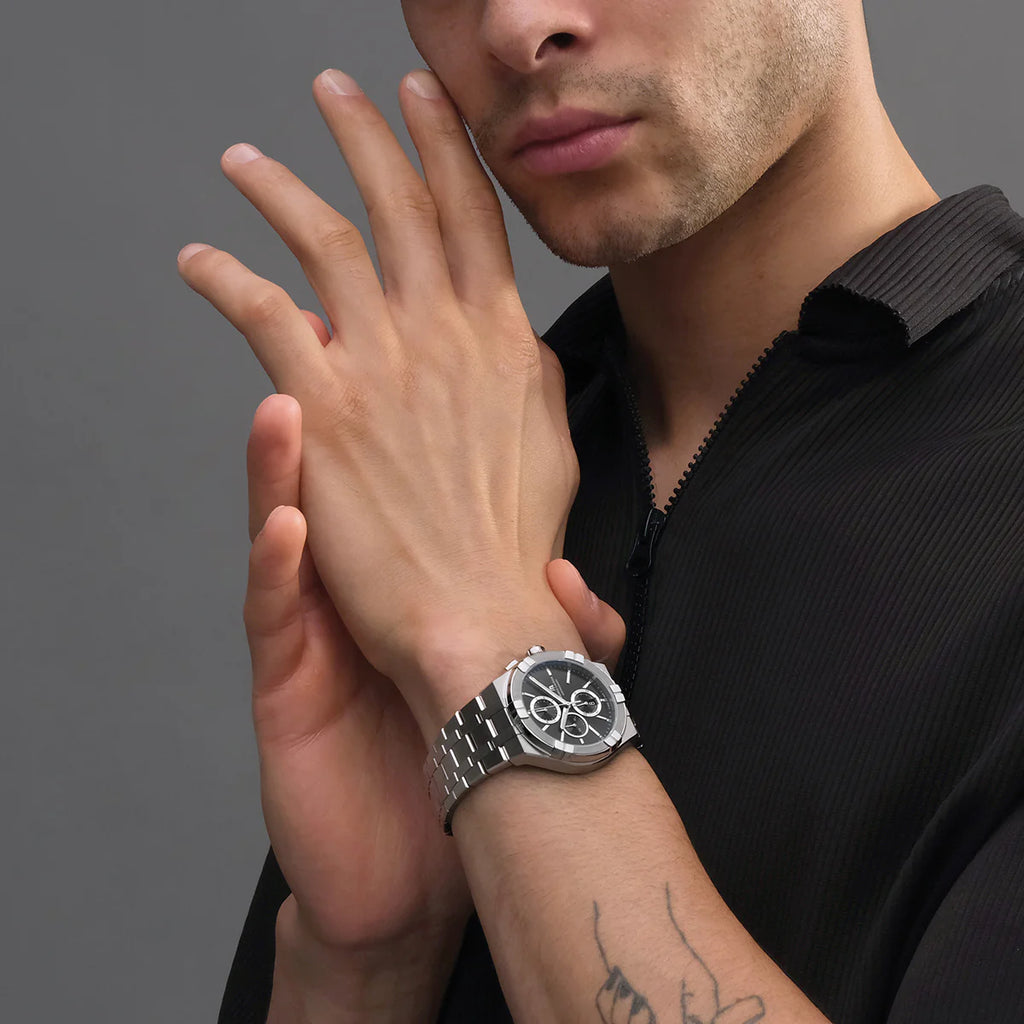 Maurice Lacroix Aikon Quartz Chronograph – Quarzo Swiss Made Nero 42mm AI1118-SS002-330-1