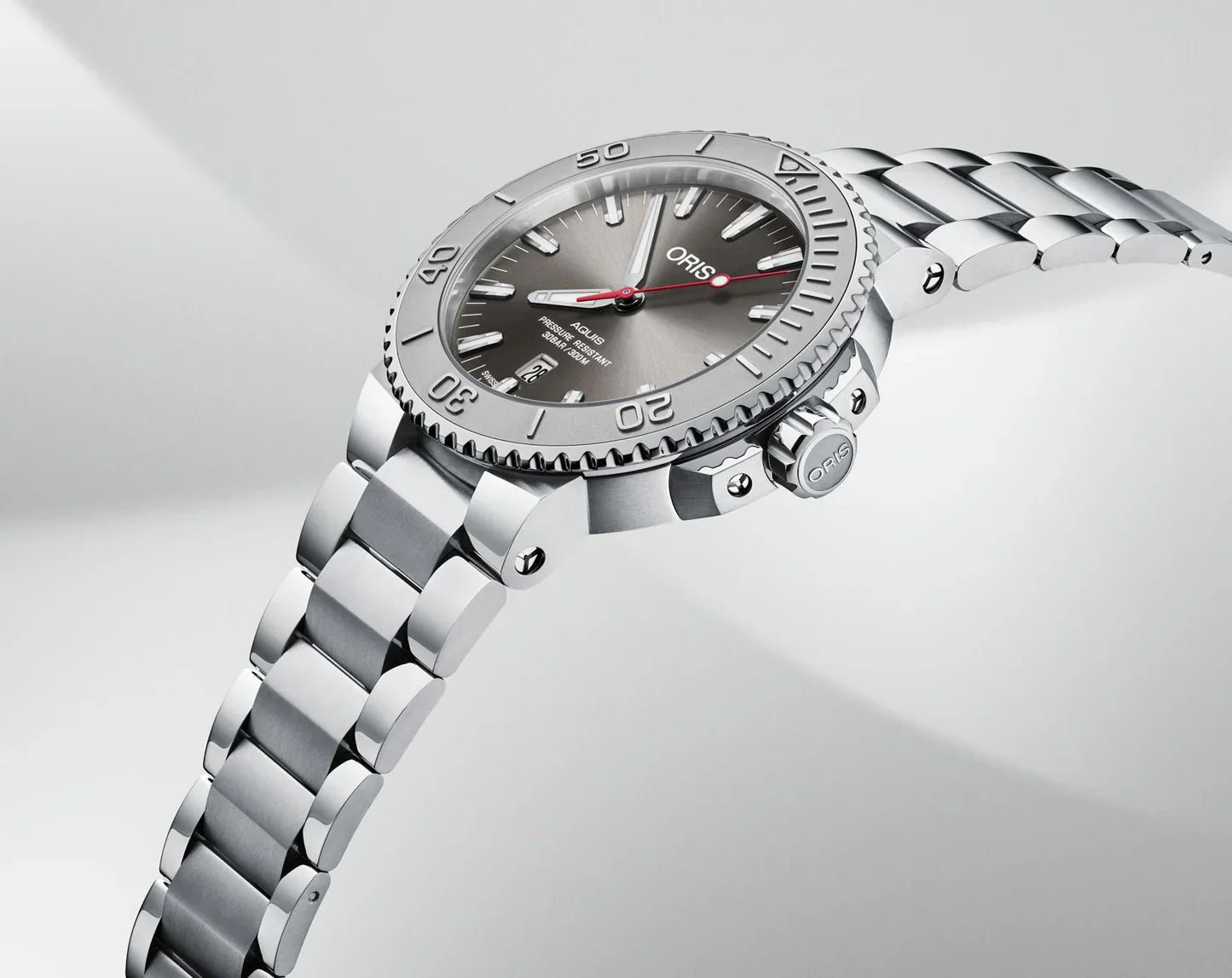 Oris Aquis Date Automatic Swiss Made Grigio 43.5mm – 01 733 7789 4153-07 8 23 04PEB