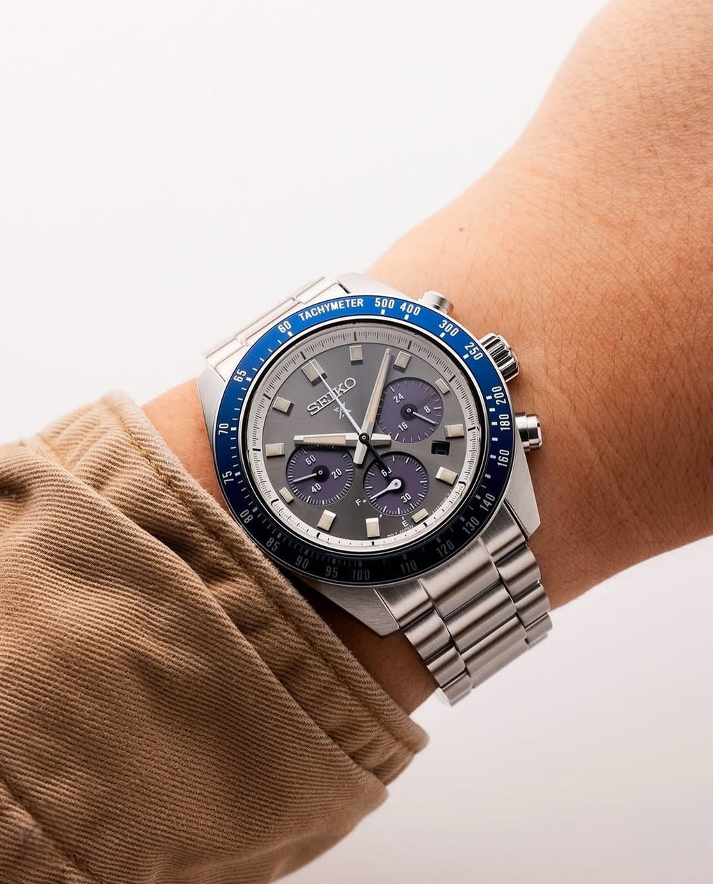Seiko Prospex Speedtimer Solar Chronograph – Movimento Quarzo Solare, Grigio e Blu, 41,4mm – Cod. SSC939P1
