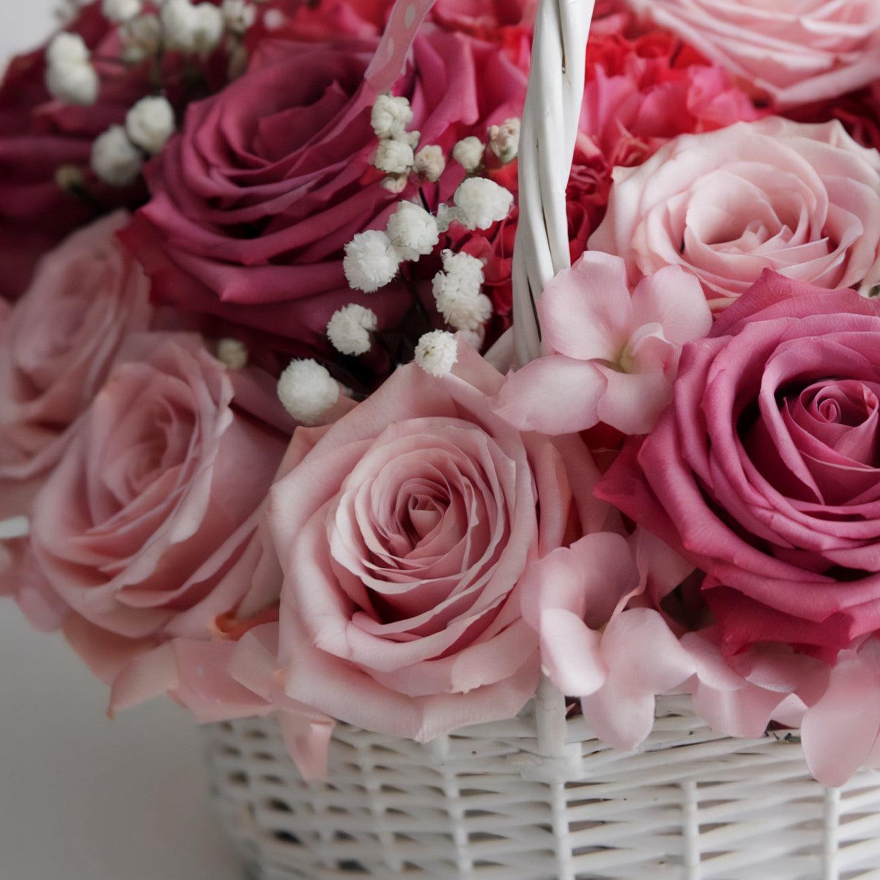 INCANTO ROSA – Ciotola di Rose Rosa e Fiori Tonalità Pastello