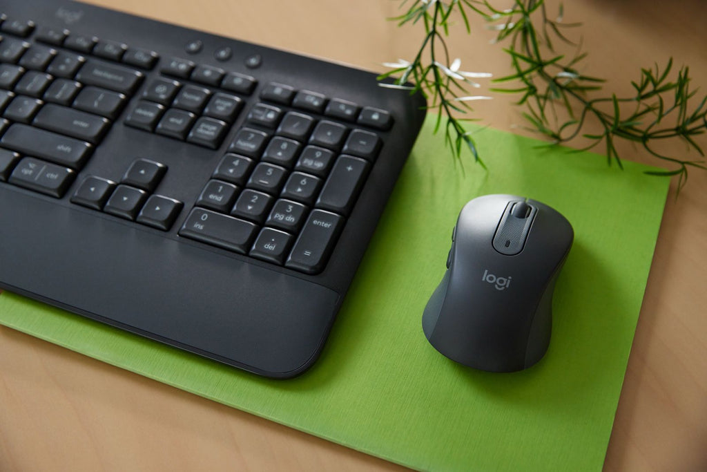 Logitech 920-010996 tastiera Mouse incluso Ufficio Bluetooth QWERTY Italiano Grafite [920-010996]