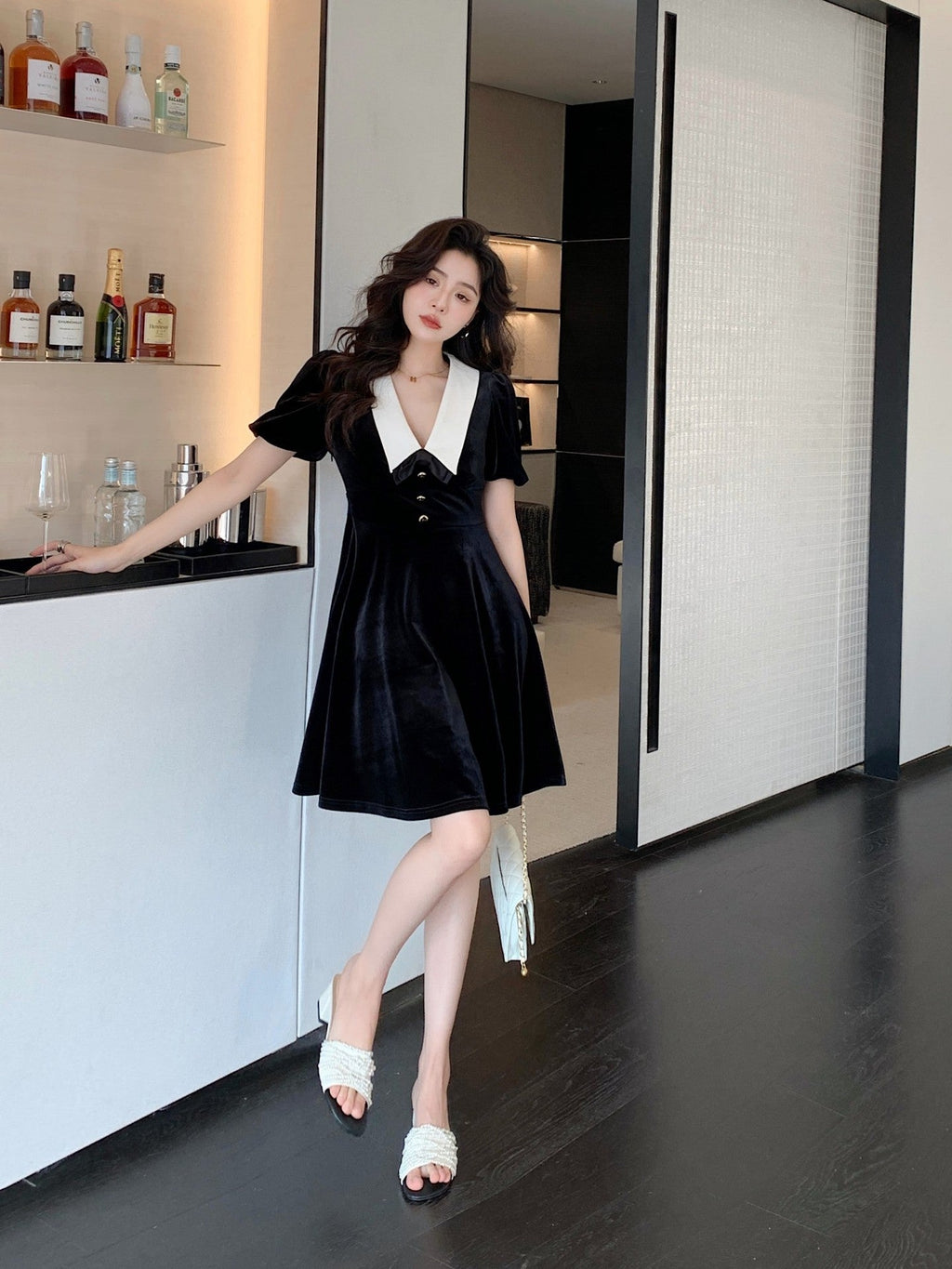 Abito in velluto nero in stile classico francese