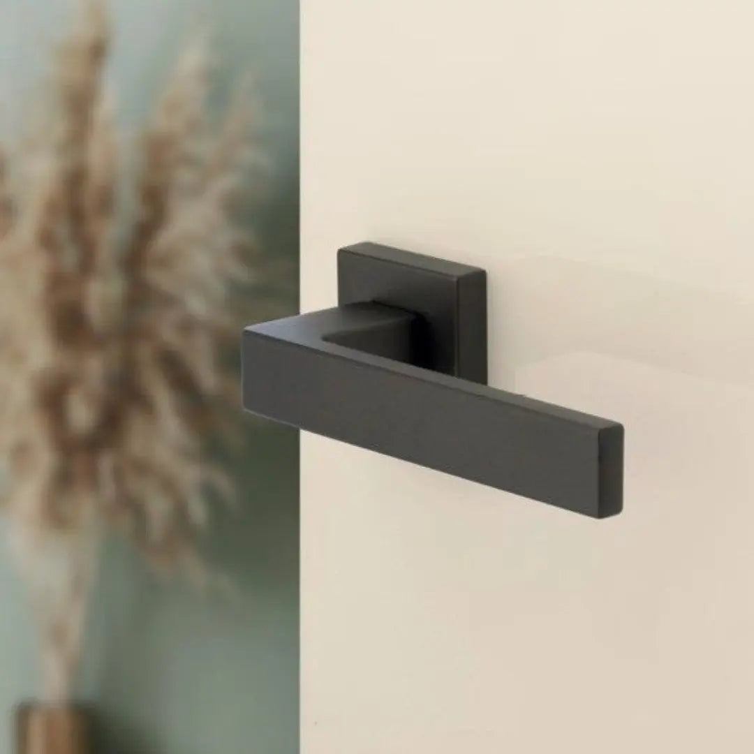 MANIGLIA PER PORTA AURA NERO OPACO
