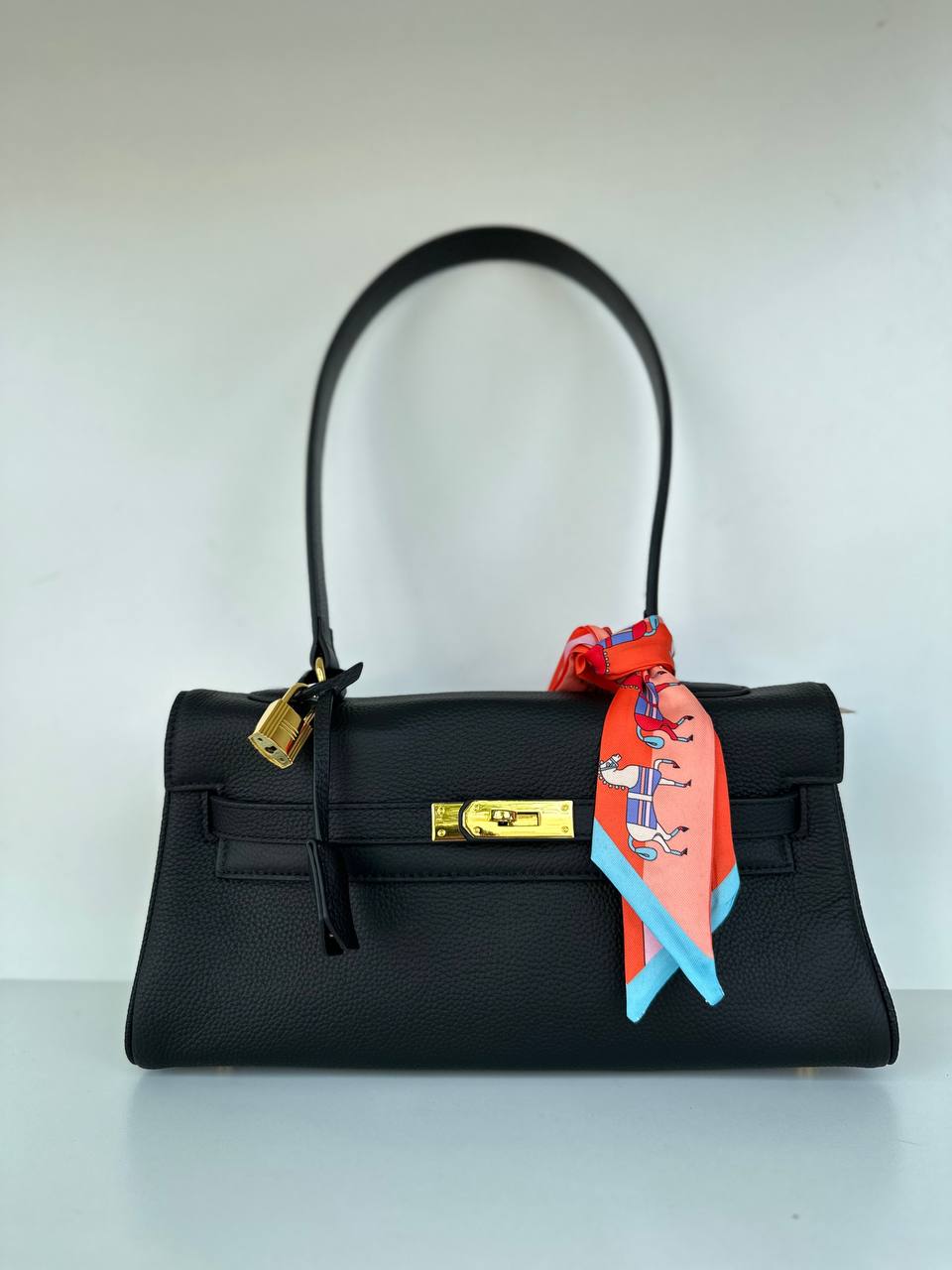 Premium Leather Bag with an Original Lock Closure, Made in Italy