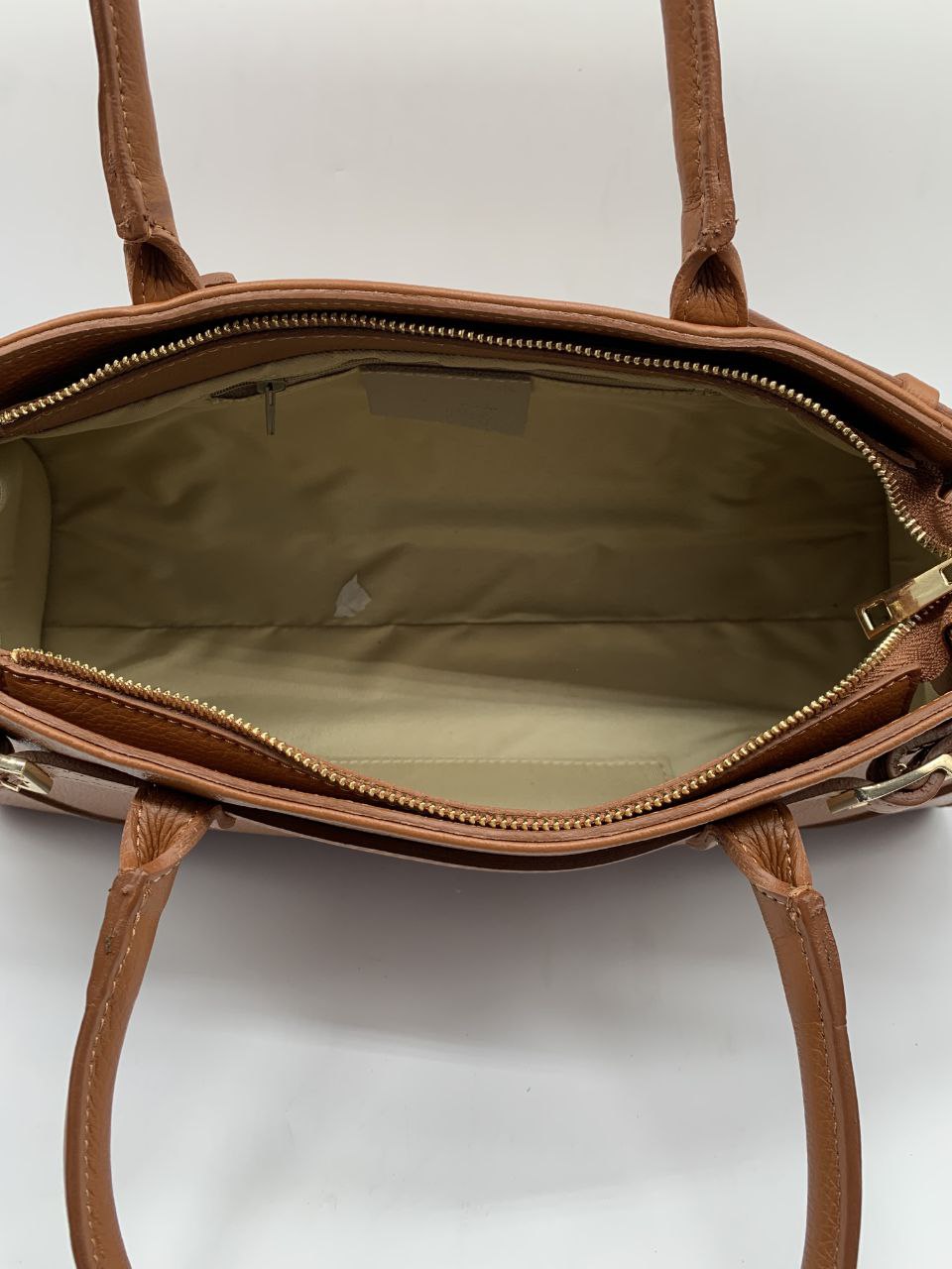Elegant Italian Leather Bag – Refined Style & Impeccable Quality