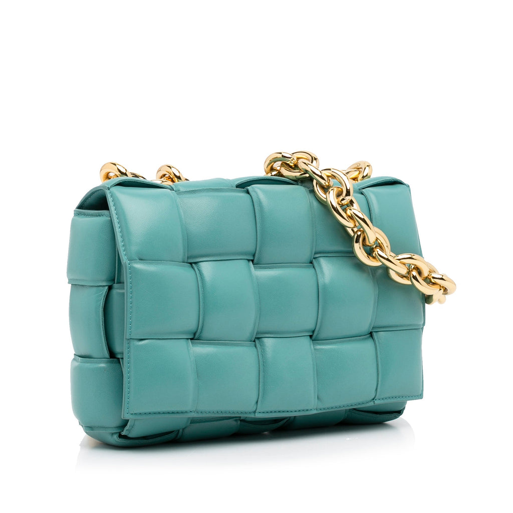 Bottega Veneta – Padded Cassette in pelle nappa blu con catena dorata – 18 x 26 x 6 cm