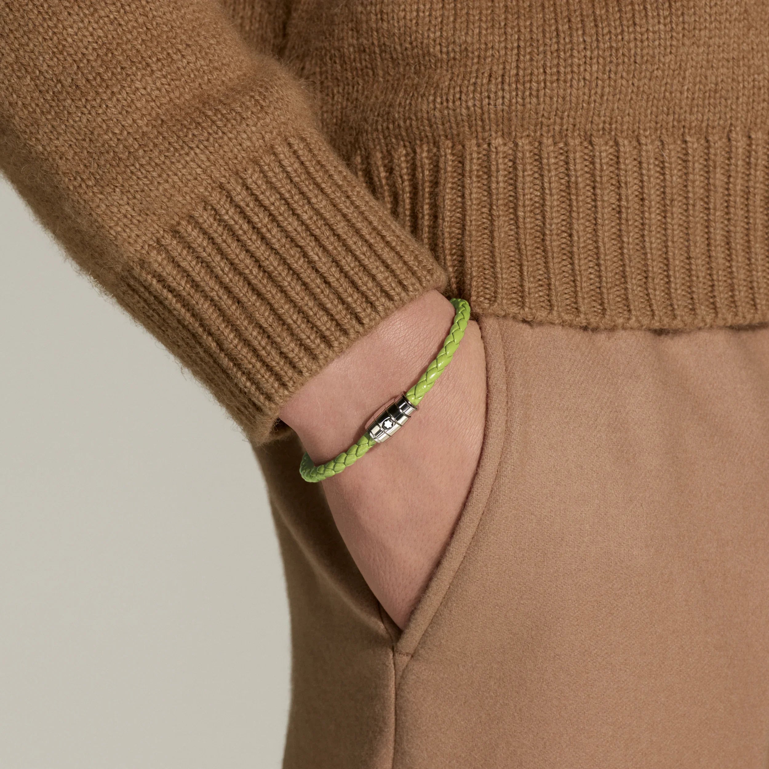 Montblanc bracciale in acciaio a 3 anelli e pelle Meisterstück Lime misura L 13429268